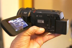 Panasonic HC-VX11 - Camcorder 4K Ultra HD sehr guter Zustand. - Bild 1 von 13