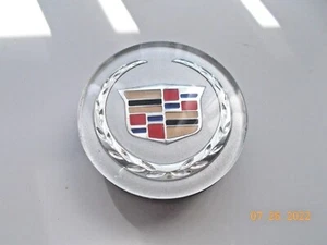Unbranded Cadillac Wheel Center Cap, non-metallic - Picture 1 of 2