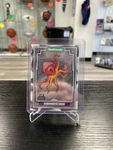 2025 Topps Chrome Veefriends Sympathetic Squid Base First Chrome #76 BJ - Picture 1 of 2