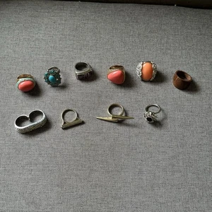 Women's Costume Jewelry Ring Lot Of 11 - Various Sizes & Styles - Statement Ring - Picture 1 of 4