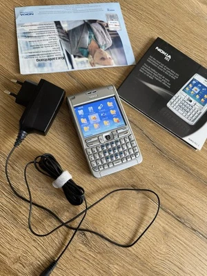 Nokia  E61 - Silber Gut - Bild 1 von 4