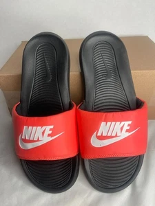 Sandalo donna Nike, Victori CN9677-800 nero/rosso SINTETICO taglia 9 - Foto 1 di 3