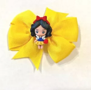 Beautiful Disney's Snow White inspired hair bows for girls. - Picture 1 of 2