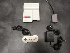 Top Loader System ufficiale Nintendo NES con controller Dogbone! - Foto 1 di 1