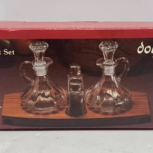 Glas Kruzifix Set Öl Essig - Salz Pfefferstreuer - Teakholz Delfin Vintage Neu aus altem Lagerbestand - Bild 1 von 8