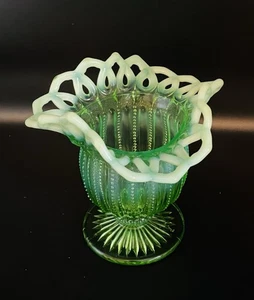 Northwood Green Opalescent Beads & Curls Tri Shaped Top Footed Vase - Rare 5.5” - Picture 1 of 6