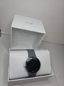 Google Pixel Watch 41mm polerowane srebrne etui ze stali nierdzewnej z węglem drzewnym używane - Zdjęcie 1 z 5