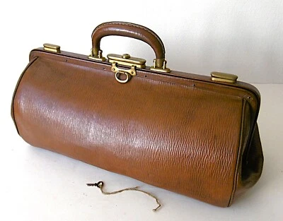 SAC GLADSTONE, MEDECIN/INFIRMIERE-CUIR FAUVE LONG GRAIN, LAITON DORE, CLEF, 1930 - Photo 1/4