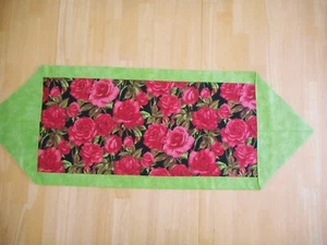 Handmade table runner, medium red roses with a green border, 14" x 39 1/2" - Picture 1 of 6