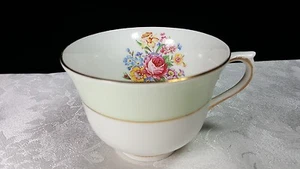Bone China Teetasse mit Fuß grün Blumen Vale Longton England L62L Goldrand - Bild 1 von 6