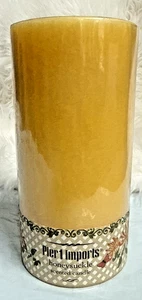 Pier 1 Imports Madreselva Bougie Perfumada Pilar Vela 3" x 6" Nueva Mecha Única - Imagen 1 de 8