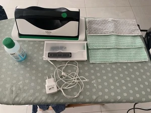Lavavetri Folletto VG100+ come NUOVA + Prolunga +3 Panni E un Detergente - Foto 1 di 11