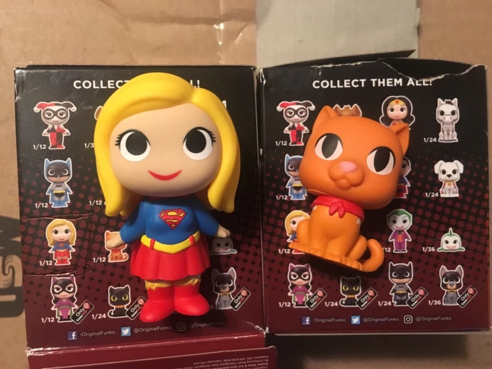 DC Super Heroes Funko Mystery Mini Supergirl y Streaky Foto 1 de 2