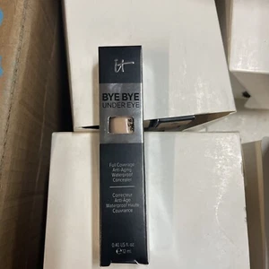 IT Cosmetics Bye Bye Under Eye Concealer - Picture 1 of 3