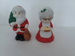 Salero y pimentero vintage de Navidad de porcelana de Papá Noel y la señora Claus - Imagen 1 de 4