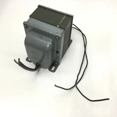 Autoformador reductor Triad-Utrad N-9M, voltaje: 230/115 V, clasificación: 1250 VA Foto 1 de 4