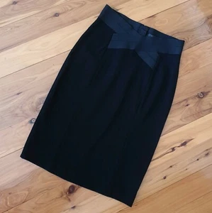 Women's size 6 'ELIE TAHARI' Gorgeous black bodycon midi skirt- AS NEW - Picture 1 of 4