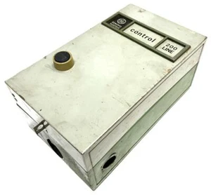 General Electric Electrical Fuse Starter Control Box 200 Line - Picture 1 of 2