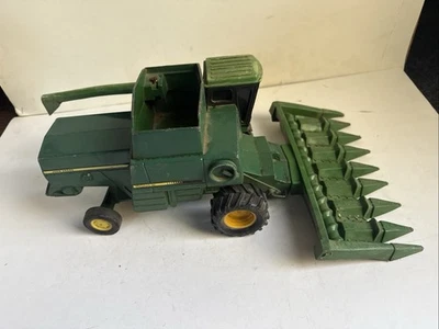 ERTL John Deere 1/16 Titan II Combine - Image 1 of 4
