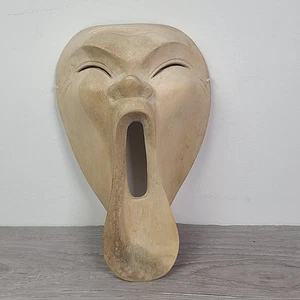 Máscara tallada en madera de hibisco Indonesia grito canto emoción rostro teatral - Imagen 1 de 8