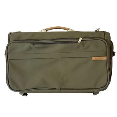 Bolsa de ropa Briggs & Riley Baseline 357-7 oliva nunca usada Foto 1 de 4
