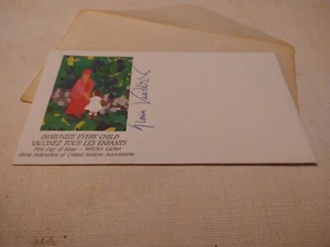 GLORIA VANDEBILDT SIGNED CACET - Picture 1 of 2