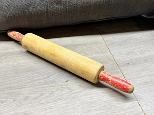 VINTAGE WOODEN FARMHOUSE ROLLING PIN WITH RED HANDLES BAKING KITCHEN UTENSIL - Picture 1 of 5