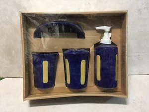 Set 4 Pezzi da Bagno Vintage Ceramica Blu con decorazione - Foto 1 di 3