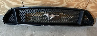 Ford Mustang GT S550 2015 2016 2017 parrilla superior delantera con emblema OEM Foto 1 de 4