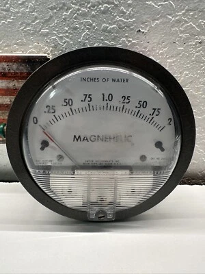 Magnehelic Differential Pressure Gauge 0-2 Inches of Water 2002C DWYER - Image 1 of 4