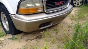 Front Bumper GMC Canada Only Smooth Fits 98-05 BLAZER S10/JIMMY S15 384096 - Picture 1 of 8