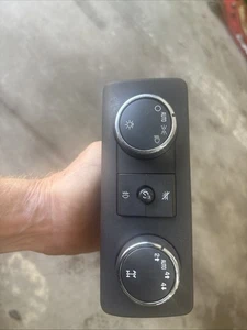 2007 Tahoe Headlight And 4x4 Switch - Picture 1 of 2