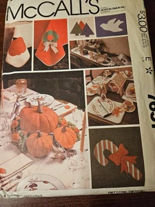Holiday Tablecloth Settings McCalls Sewing Pattern + transfer 7651 Fall Harvest - Picture 1 of 1