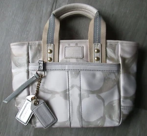 BOLSO/CARTERA COACH COACH DE COLECCIÓN PÚRPURA/BORGOÑA CON LOGOTIPO EN TODAS PARTES LONA/CUERO - Imagen 1 de 17