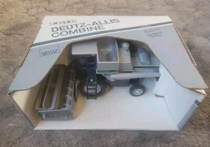 Vintage 1986 Ertl Gleaner L3 Deutz Allis 1/32 Combine Tractor No. 1275 - Picture 1 of 6