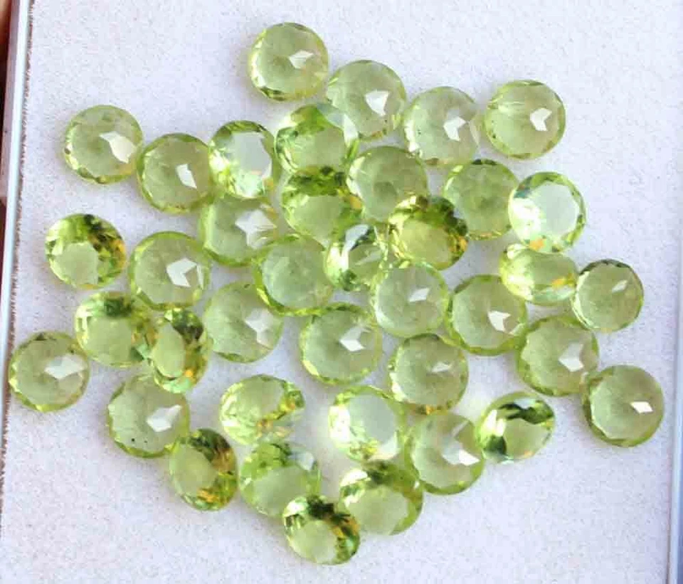 23.80 Cts Natural Peridot 5.5 MM Round Faceted Cut Loose Gemstone Lot - Image 1 of 1