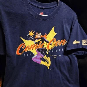 San Diego Comic-Con SDCC Medium 2017 Men's Navy Batgirl Official T-Shirt - Picture 1 of 3