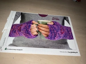 Women Beaded Heart Mittens Knitting Pattern - Picture 1 of 2