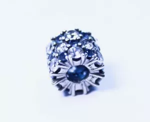 Pandora Azul/Claro Cristal Brillante atemporal y Circonita cúbica Dije 798487C02 - Imagen 1 de 3
