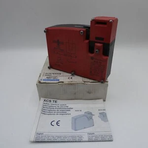 TELEMECANIQUE XCSTE5332 Position Switch 082517 - Picture 1 of 6