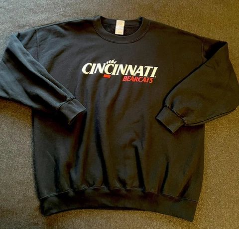 Vintage Cincinnati Bearcats Crewneck Black Sweatshirt XL Cover