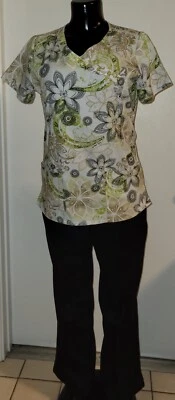 Baby Phat Size Small Green/White/Black Floral Print Scrub Top With Size Med Pant - Image 1 of 4