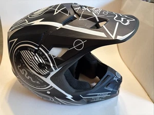 V2 Priori Helmet Black/White FOX - Picture 1 of 10