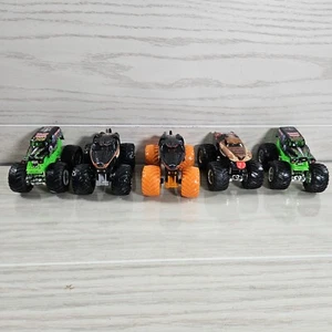 Hot Wheels MONSTER JAM 1/64 Grave Digger Monster Mutt Lot Of 5 Variants - Picture 1 of 8