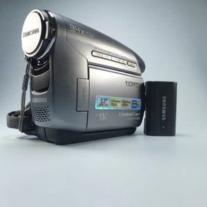 Samsung VP-D371W Handheld MiniDV Cassette Camcorder Silver Tested - Picture 1 of 9