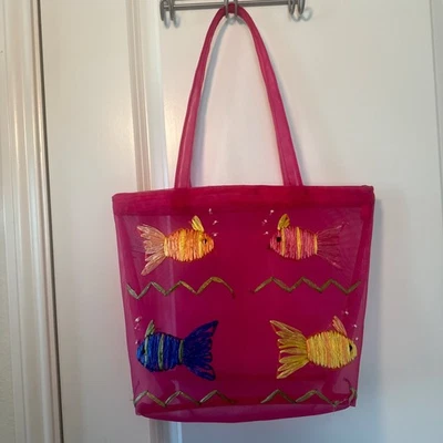 Bolso de Mano de Malla Rosa con Apliques de Peces/Bolso de Peces Arco Iris/Conceptos de Diseño Global Foto 1 de 4