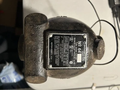 McDonnell & Miller 64, corte de agua bajo tipo flotador - (vapor o agua) Foto 1 de 4