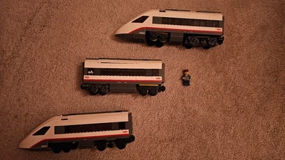 LEGO CITY: Tren de pasajeros de alta velocidad (60051) - muy incompleto Foto 1 de 4