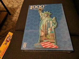 STATUE OF LIBERTY 17" X 39" 1000 Piece Shaped Puzzle (World Trade Center Towers) - Picture 1 of 2