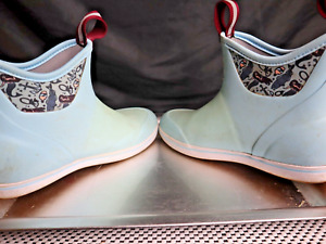 XTRATUF Salmon Sisters Ankle Deck Boots Women’s Size 9 Light Blue Mermaid Life